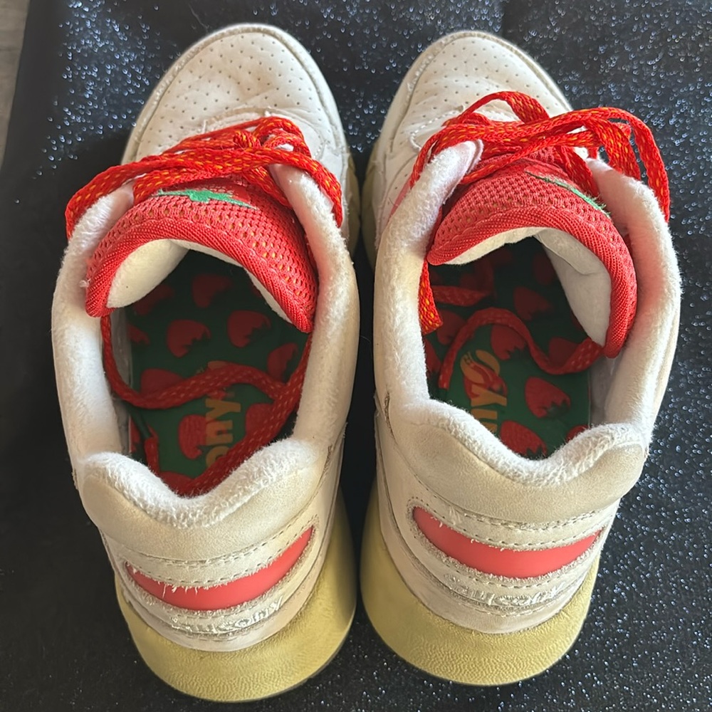 NEW Saucony Shadow 6000 New York Cheesecake - SIZE 8